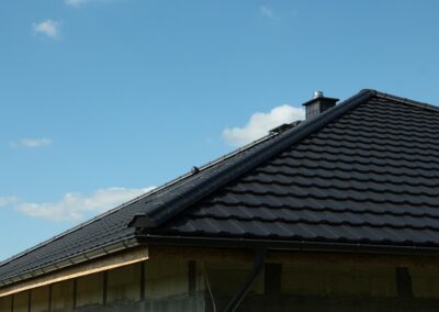 montaż dachówki ceramicznej Creaton Koda na nowym domu w Sieroczynie gmina Człuchów