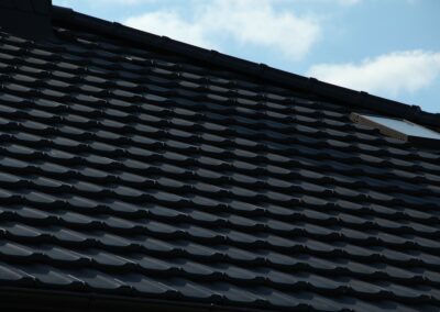 montaż dachówki ceramicznej Creaton Koda na nowym domu w Sieroczynie gmina Człuchów
